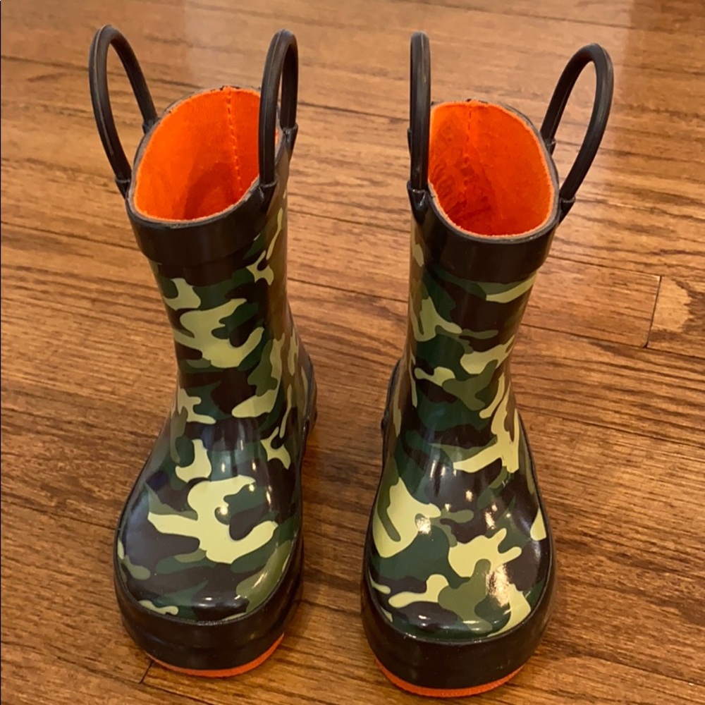 Good condition boys rain boots
